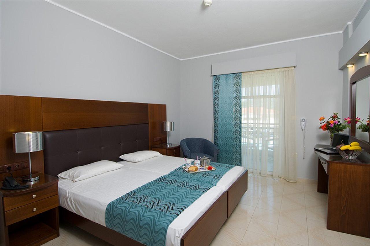 Golden Sun Resort - Adults Only กาลามากี ภายนอก รูปภาพ
