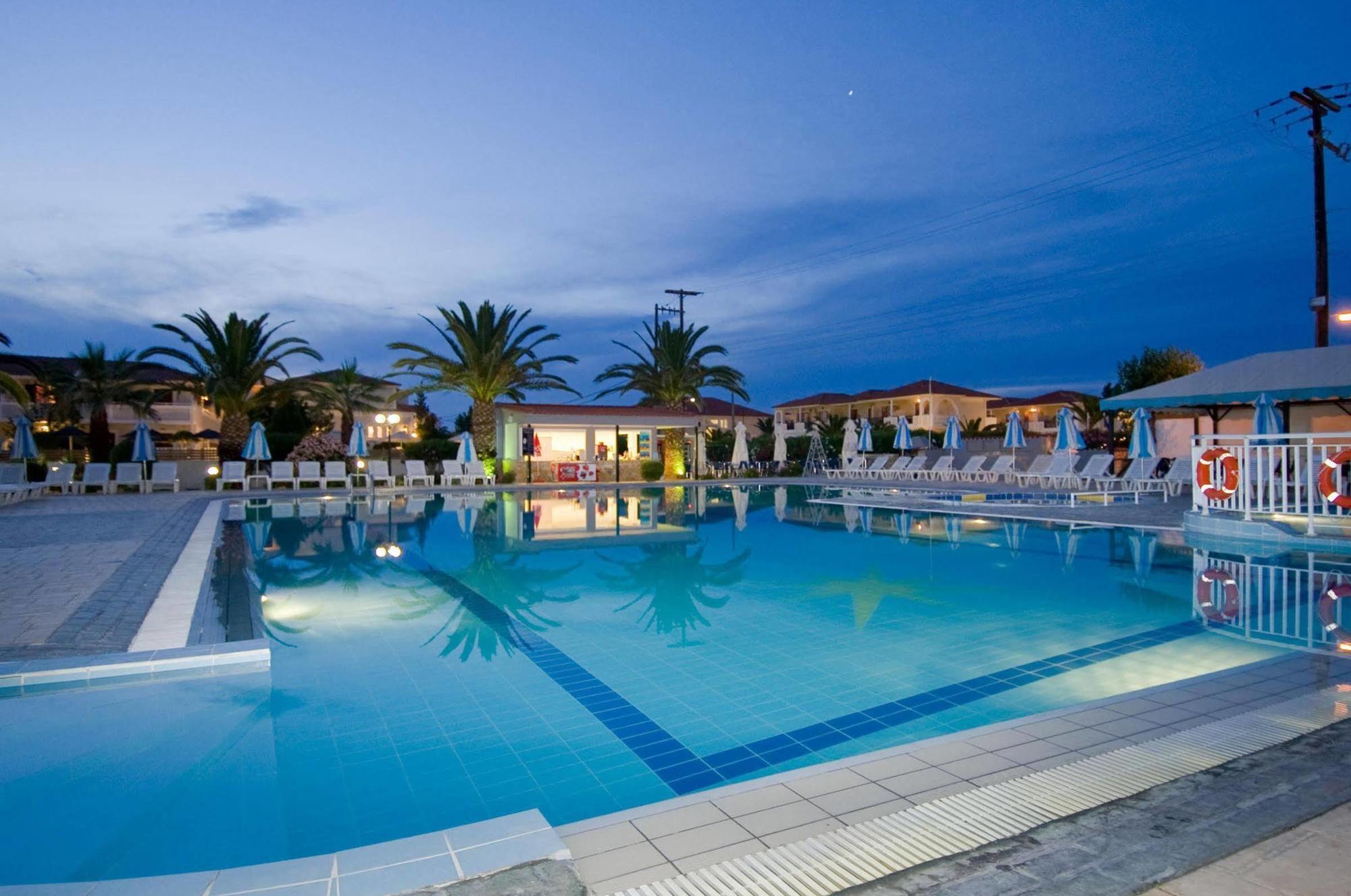 Golden Sun Resort - Adults Only กาลามากี ภายนอก รูปภาพ